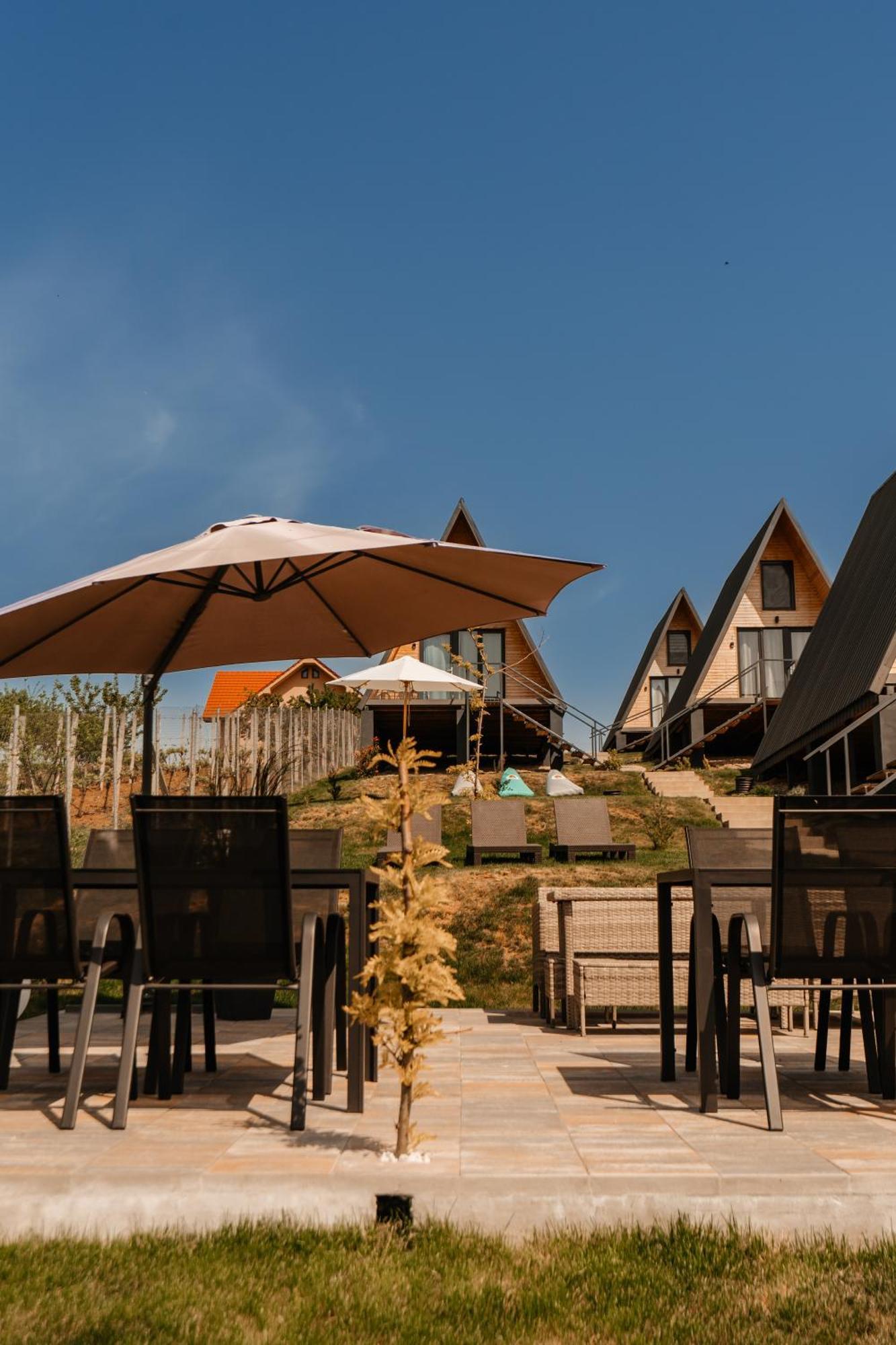 Rontau Cavo Village- Cabins Rental Baile 1 Mai מראה חיצוני תמונה