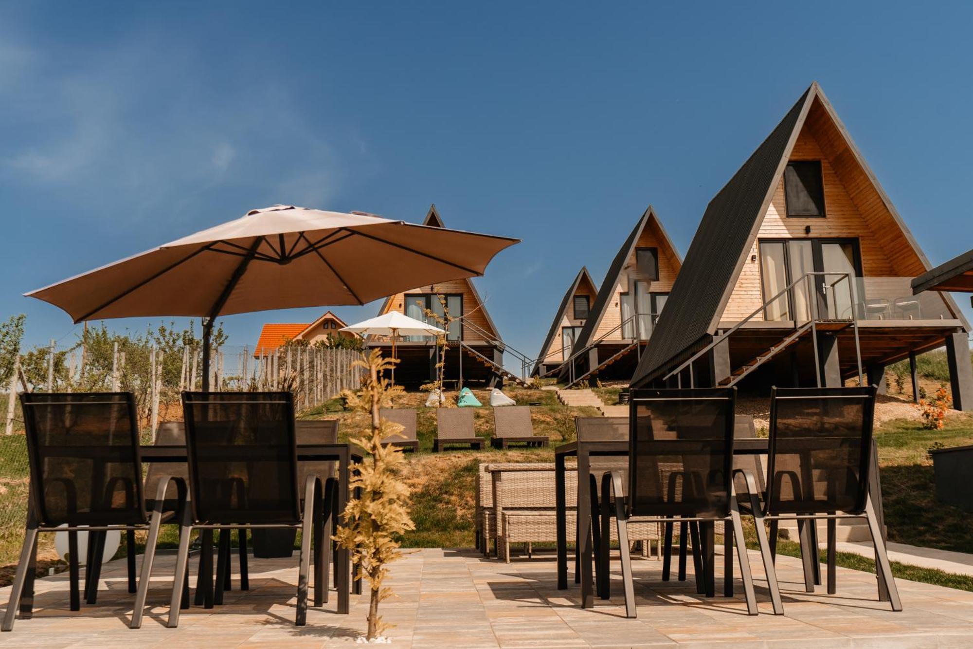 Rontau Cavo Village- Cabins Rental Baile 1 Mai מראה חיצוני תמונה